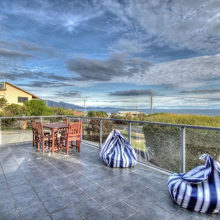 Blue Waves Villa Coles Bay Exterior photo